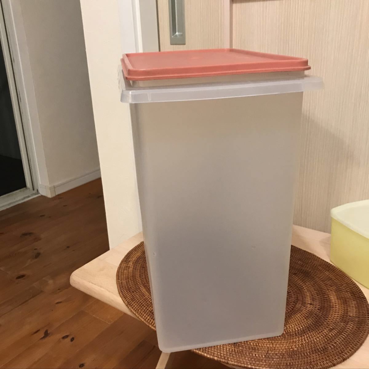 Tupperware タッパーウエア 10キロキーパー 米びつ 蓋付き 保存 Tupperware タッパーウエア 10キロキーパー 米びつ 蓋付き 保存