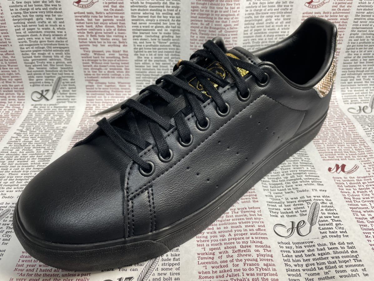 2021年のクリスマスの特別な衣装 ☆adidas 新品即決! 28.0 スタンス