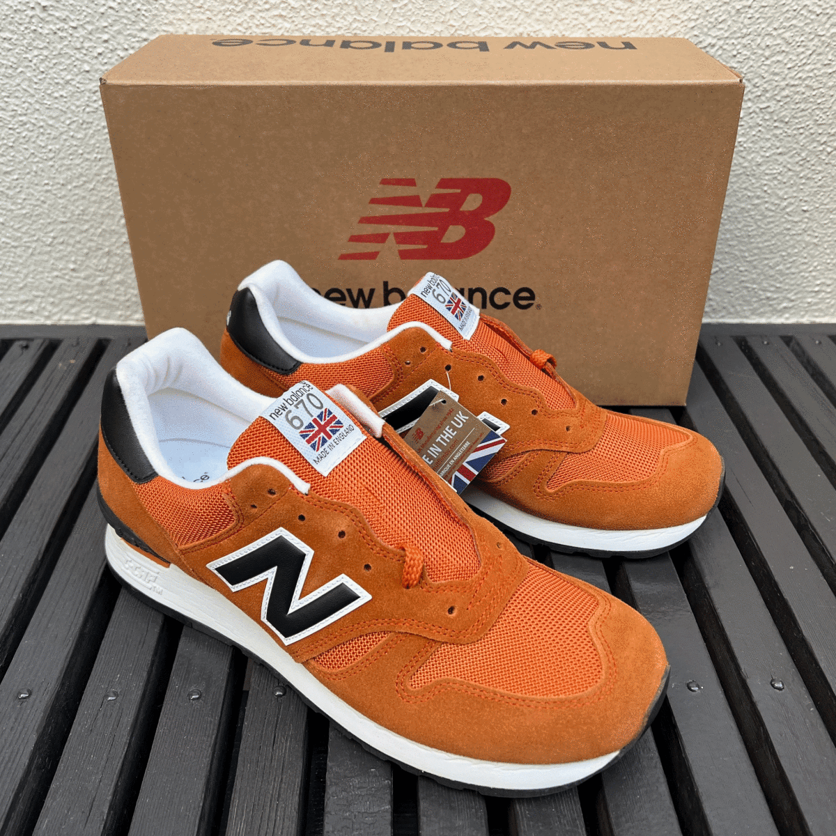 海外限定 New Balance M670SOK UK製 US9.5 27.5cm オレンジ×ブラック 新品 スウェード イギリス製 Made In England NB スニーカー_画像1