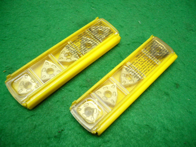 ◆送料込 USED扱い Kennametal 旋削チップ 三角形WNMG080408P KC850 9個◆
