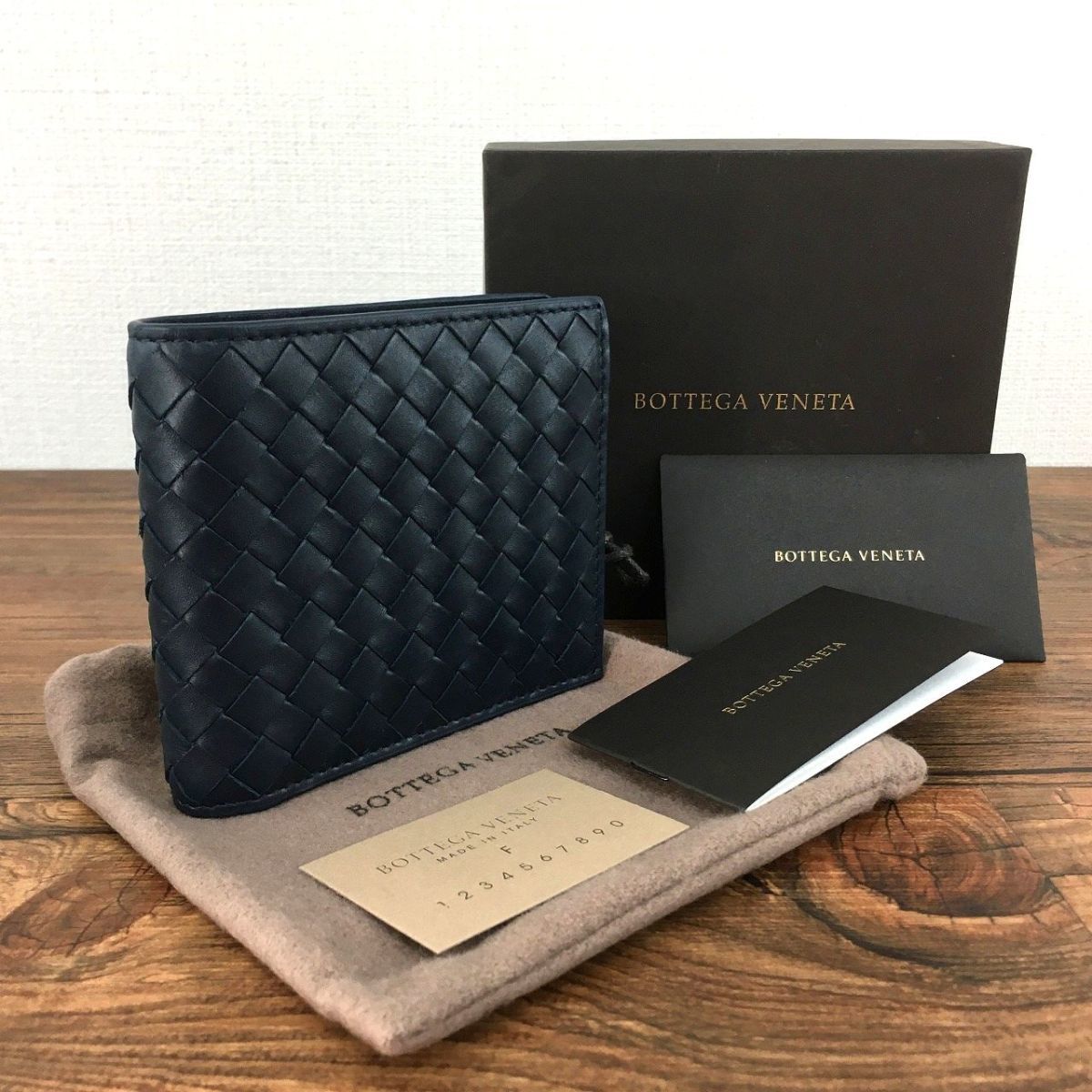 ☆送料無料☆ 未使用品 BOTTEGA VENETA 二つ折り財布 総イントレ
