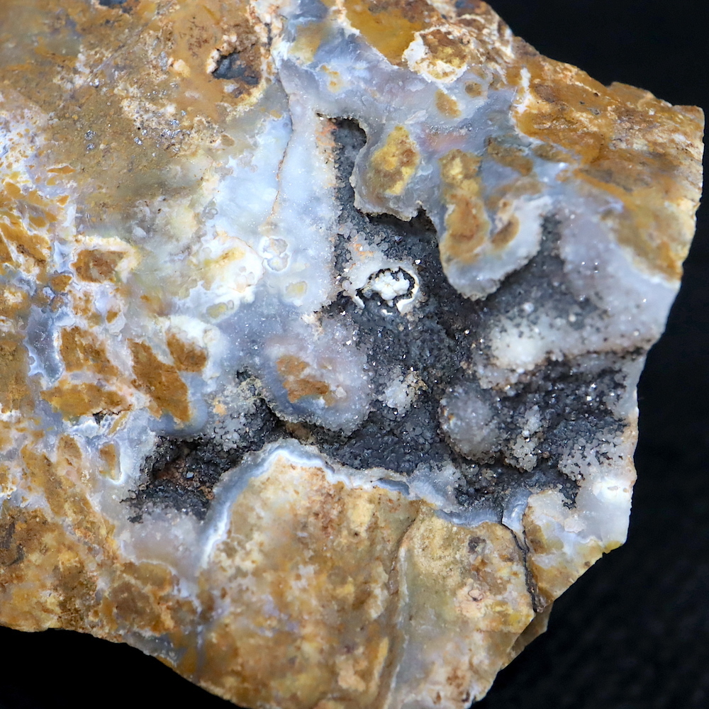 【送料無料】自主採掘！カリフォルニア産 ラビックジャスパー 110,7g LVJ010 鉱物 天然石 原石 パワーストーン_画像2