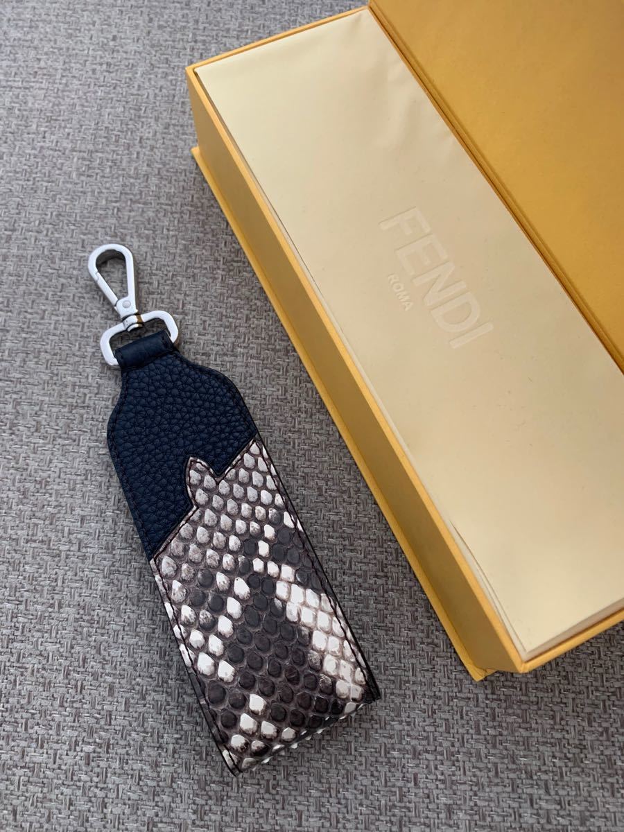 Sale FENDI リストストラップ Python皮 新品未使用｜Yahoo!フリマ（旧