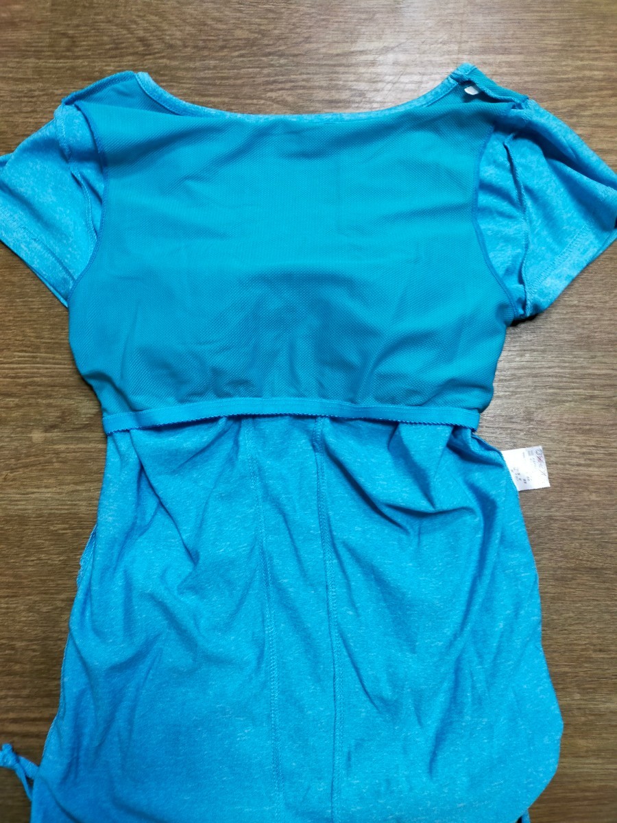 Rhea　レディーススポーツウエア　ブラカップ（パット）付き　半袖Tシャツ　M