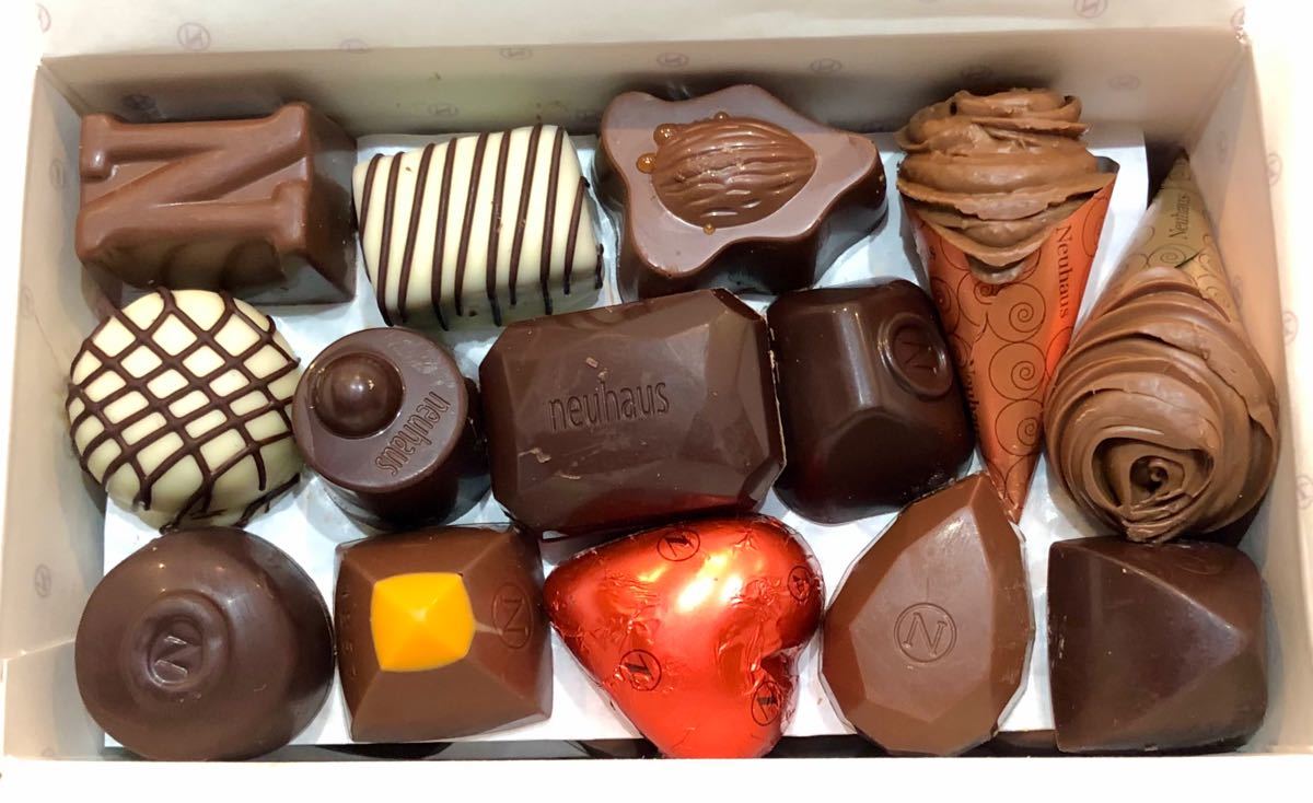 ベルギー 王室御用達 ノイハウス Neuhaus CLASSIC Pralines アソート 500g 2箱セット