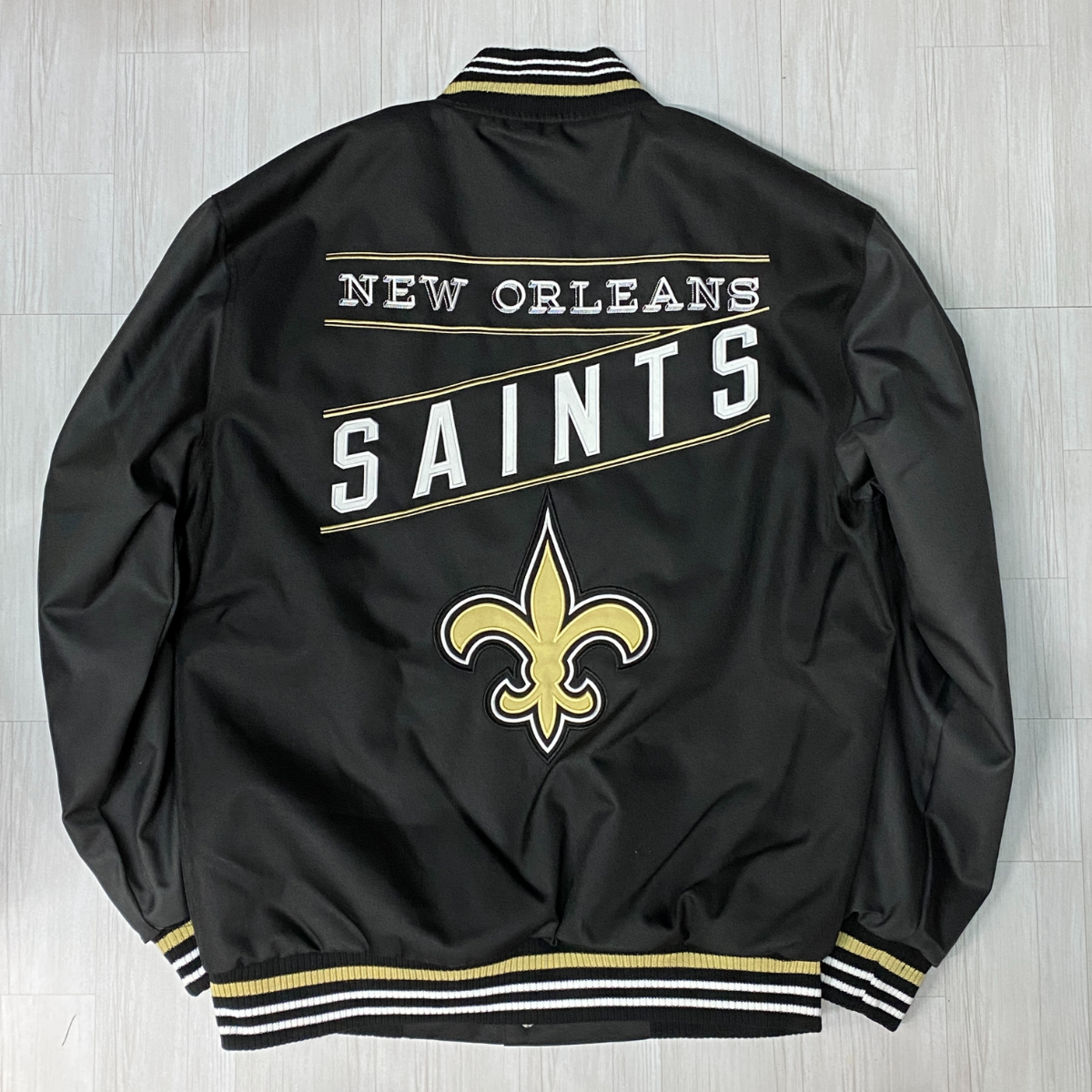 48 割引s大量入荷 Usa正規品 S Nflオフィシャル Jhデザイン Saints ニューオリンズ セインツ 黒 スタジャン スタジアムジャンパー アメフト スタジアムジャンパー メンズファッション ファッションs Www Gbagenlaw Com