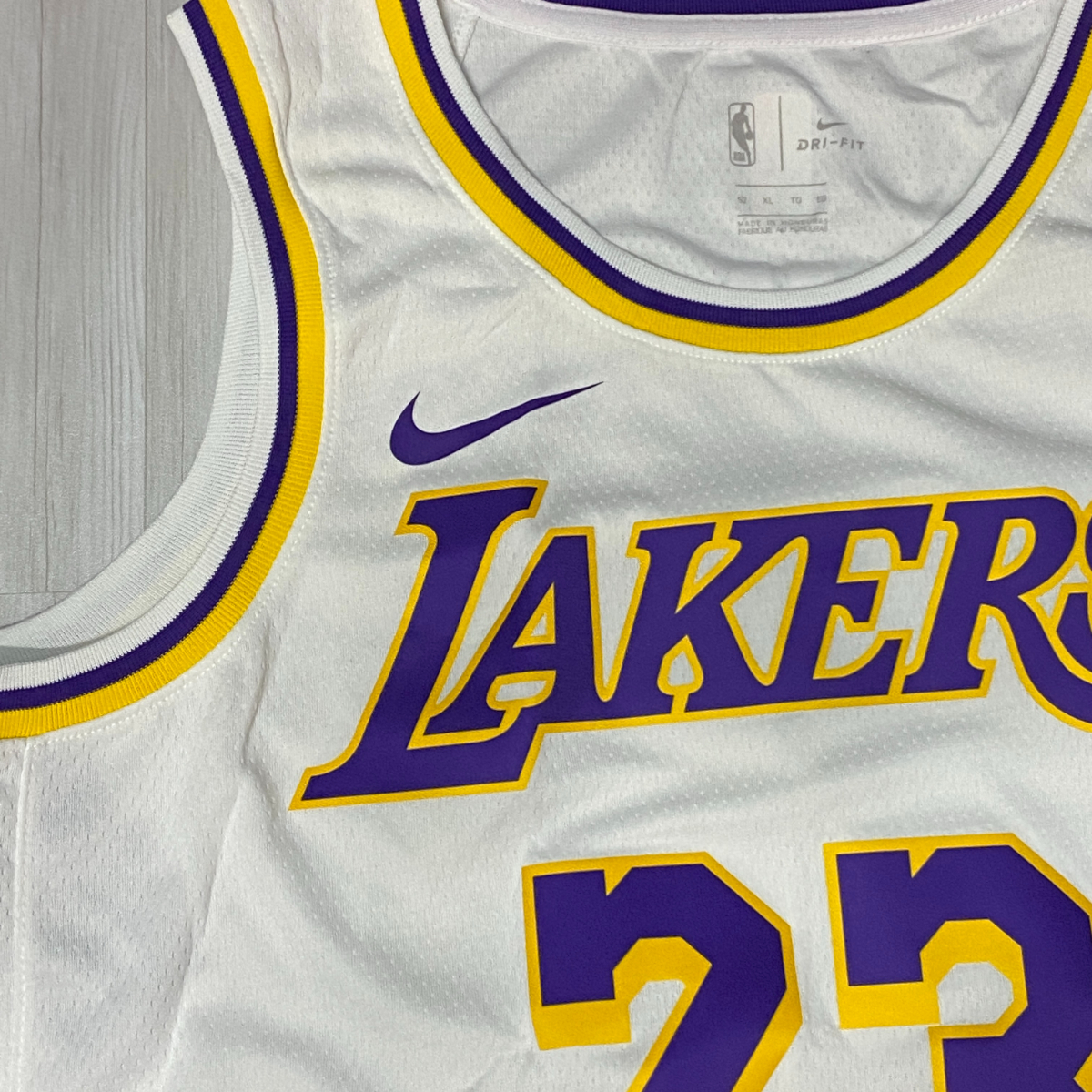 USA正規品 【M】 NIKE ナイキ NBA ロサンゼルス レイカーズ LA LAKERS レブロンジェームズ 背番号23 オーセンティック バスケシャツ 白_画像2