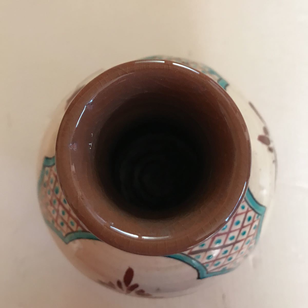 霧島焼きです、花瓶 です、美しい花瓶です。南国特有の温かみを感じます、手書きで描かれています、昭和４０年以上前に作りたものです_画像6