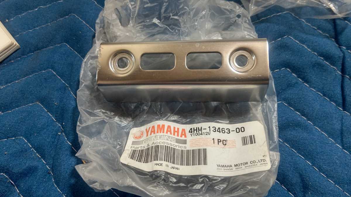 ヤマハ XJR400 純正 未使用 オイルクーラー カバー ガード 4HM-13463-00 YAMAHA 4HM_画像1