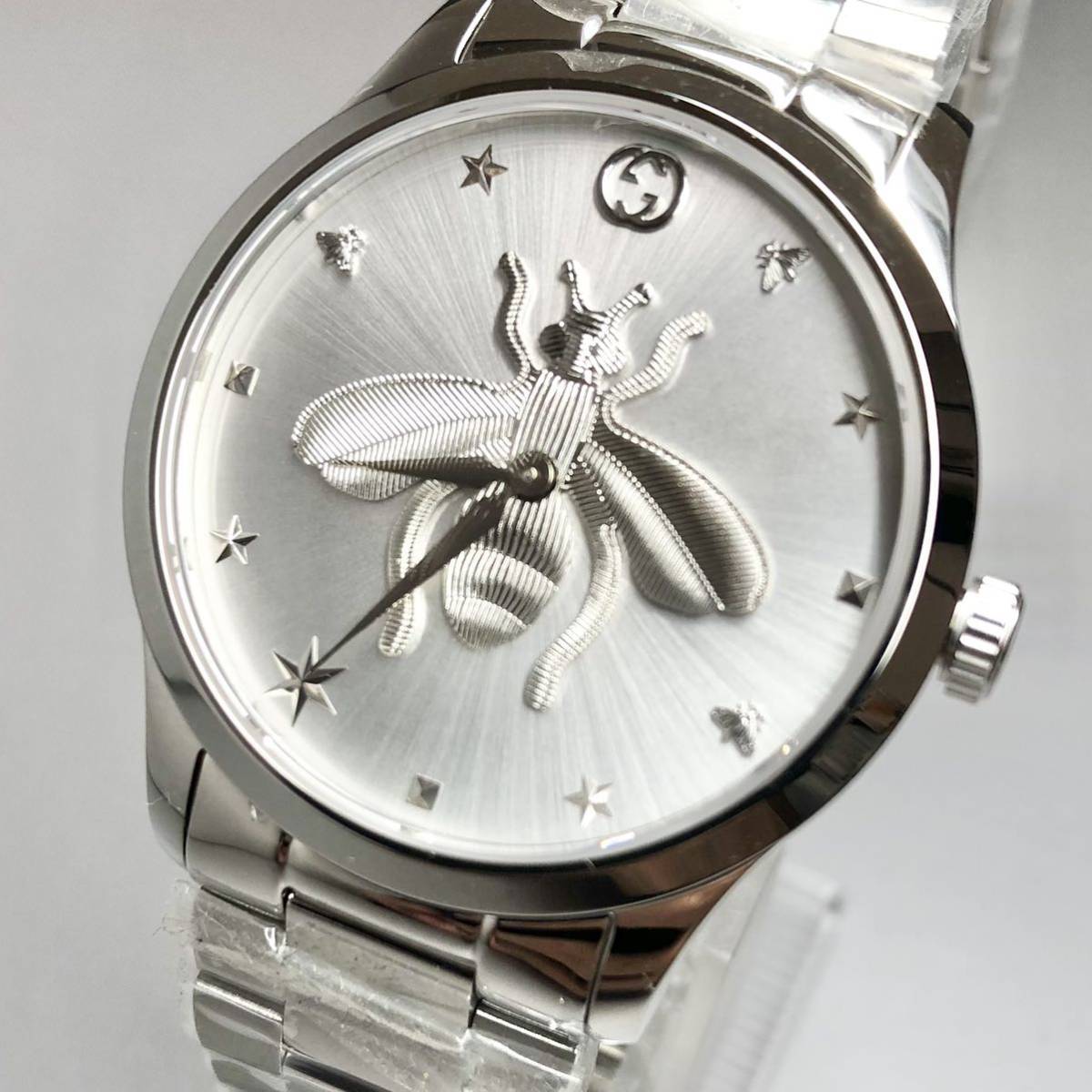 【新品】大人気 GUCCIグッチ G-タイムレス ビー シルバー メンズ腕時計 定価12万円 クォーツ 高級腕時計_画像2