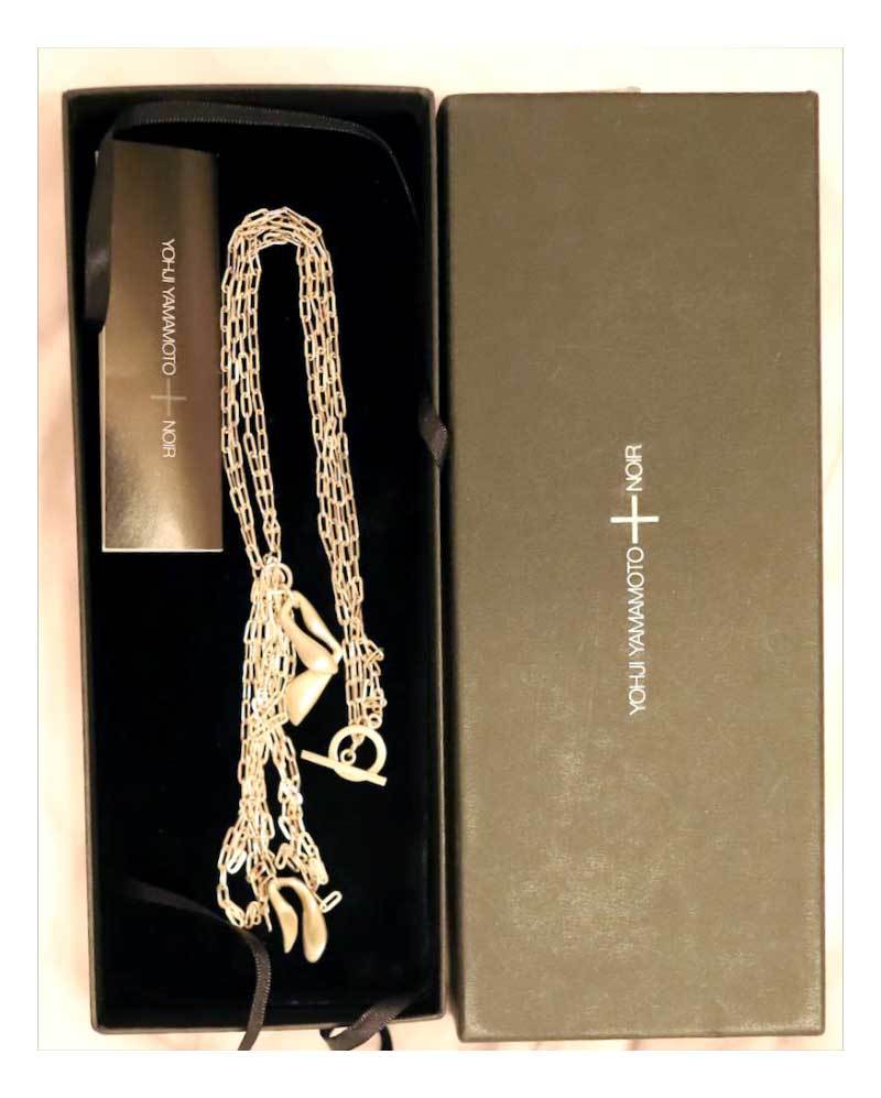 新品】ヨウジヤマモト+NOIR ペンダント 定価45100円|Yohji Yamamoto