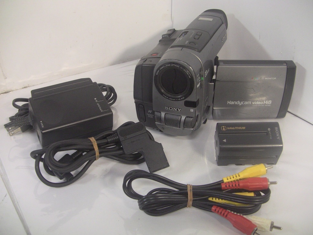 8mmテープ再生できます！【動作確認済み】 SONY Hi8ビデオカメラ CCD-TRV90 ☆ダビングにご使用ください！☆/1087