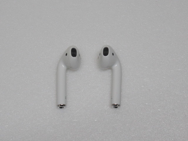 2.■Apple AirPods with Charging Case MV7N2J/A アップル エアポッズ 第二世代 送料無料！_画像3