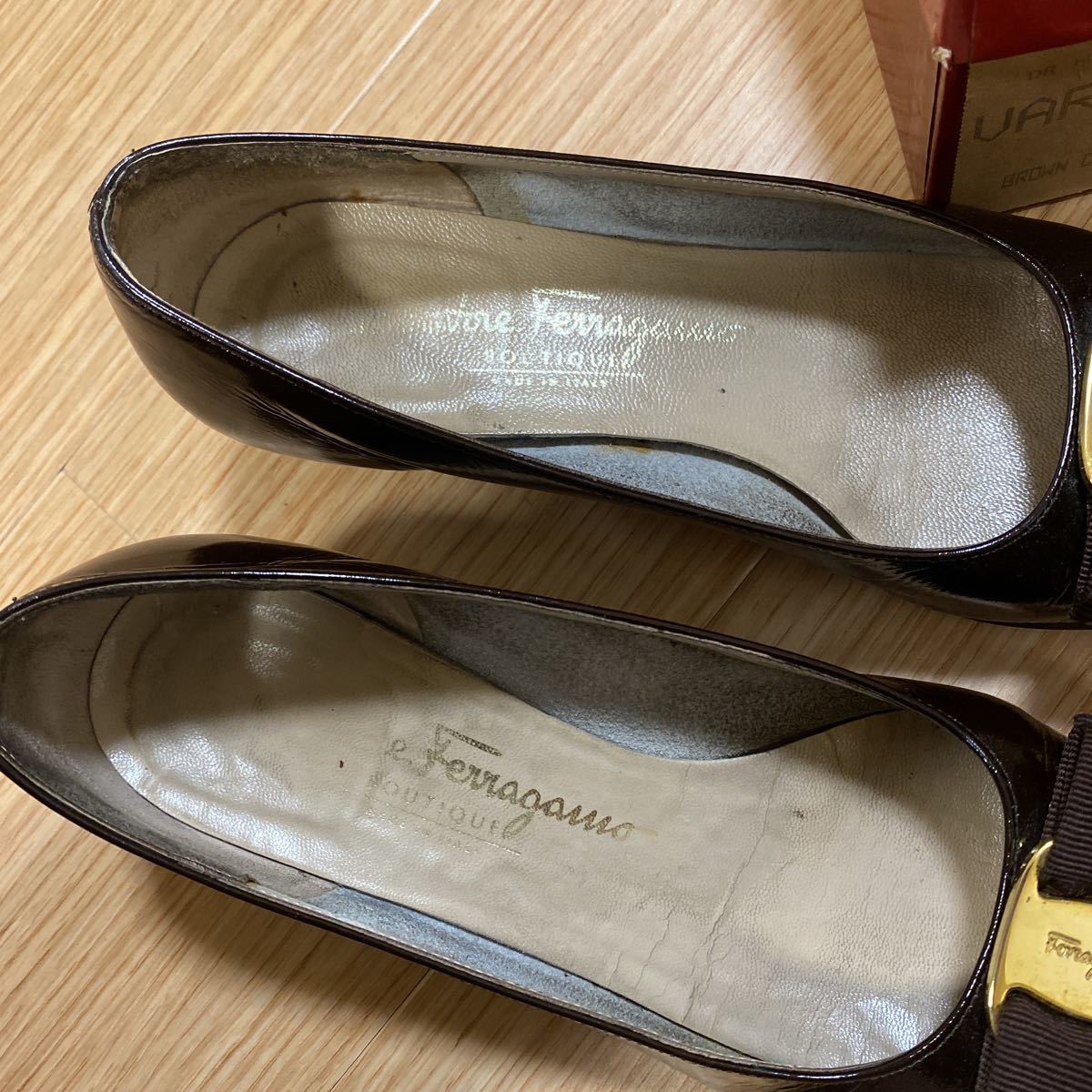 サイズ 5 C 22.5cm SALVATORE FERRAGAMO フェラガモ パンプス レディース ヒール エナメル ダークブラウン こげ茶 シューズ 靴