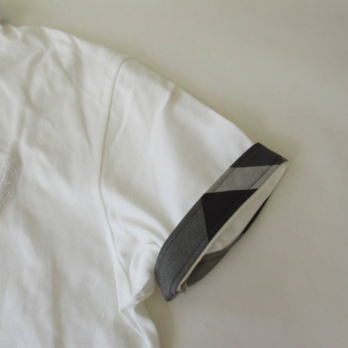 ■202111即決■ ブラックレーベルクレストブリッジ 新品ホワイト 半袖ポロシャツ M 1/2_画像3