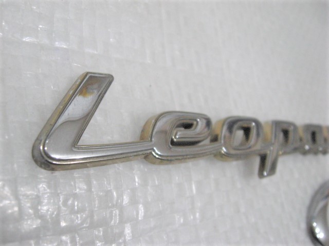 ★希少 日産 レパード Leopard 楕円形日産マーク JHY33?GF31? ゴールド/シルバーエンブレム 旧車2点中古2_画像4