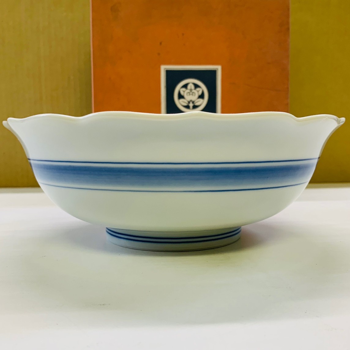 【箱付】たち吉 染付唐草 七・七寸 盛鉢 211-015 ブランド食器_画像5