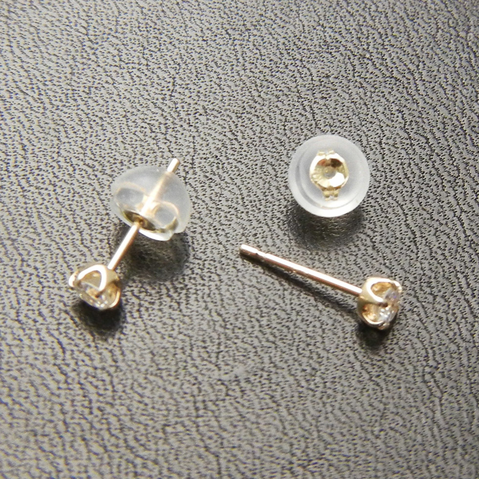 新品 K18 18金 ダイヤモンド0.16ct スタッドピアス◇1ペア
