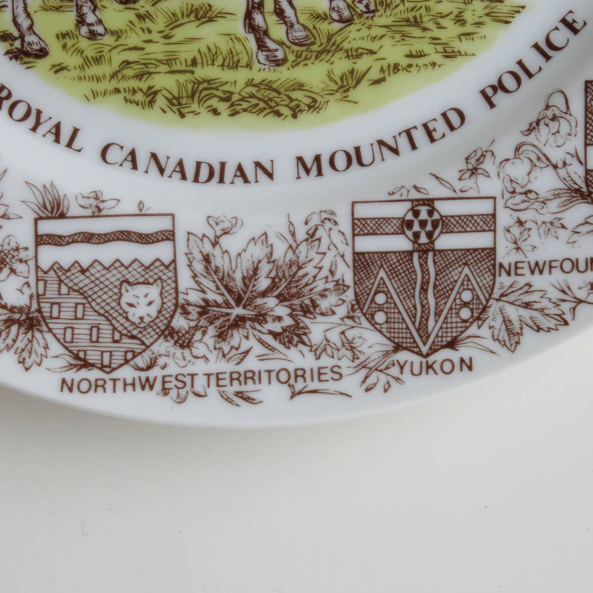 王立カナダ騎馬警察 王立カナダ国家憲兵 飾り皿 直径約26cm 騎馬隊 大皿 THE ROYAL CANADIAN MOUNTED POLICE _画像7