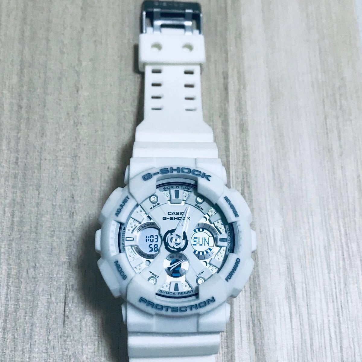 美品】CASIO G-SHOCK GA-120A デジアナ・オールホワイト カラー 美品】CASIO G-SHOCK GA-120A デジアナ・オールホワイト カラー