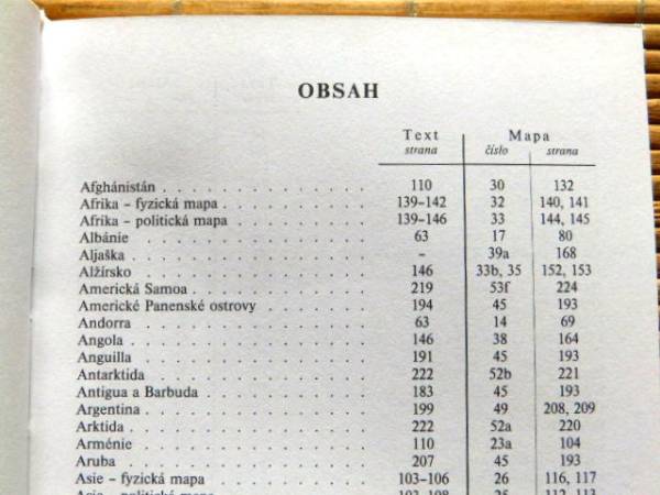 ..　KAPESNI ATLAS SVETA チェコ共和国製世界地図