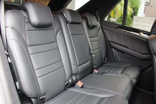 finest quality beautiful car AMG ML63 dealer car black leather interior 