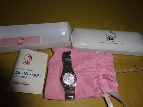 2000 year memory limited goods millenium Hello Kitty - wristwatch rare (1005)(12 month 15 day )