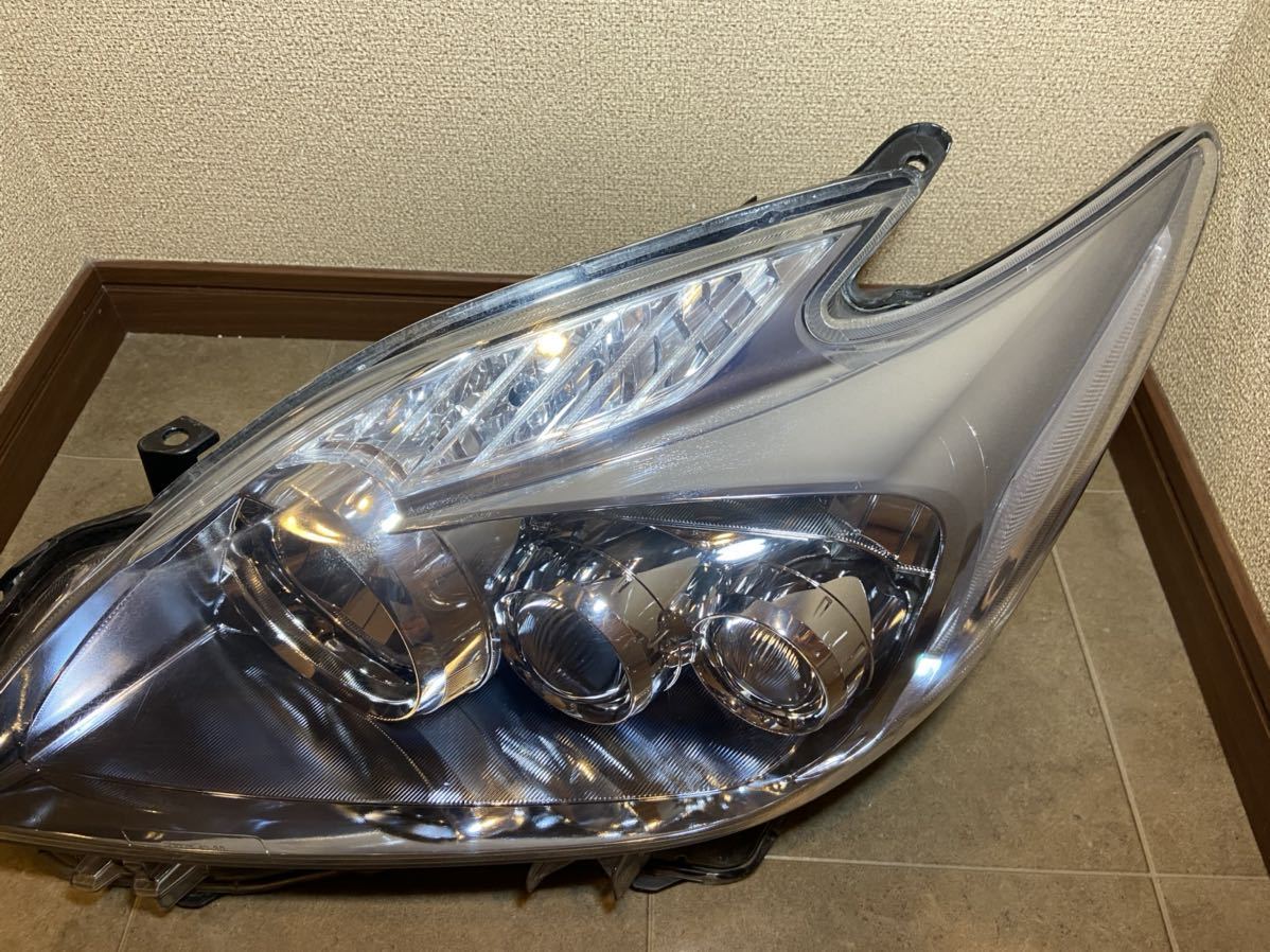 TOYOTA プリウス 30 前期 純正 ヘッドライト コンピューター付き 左右