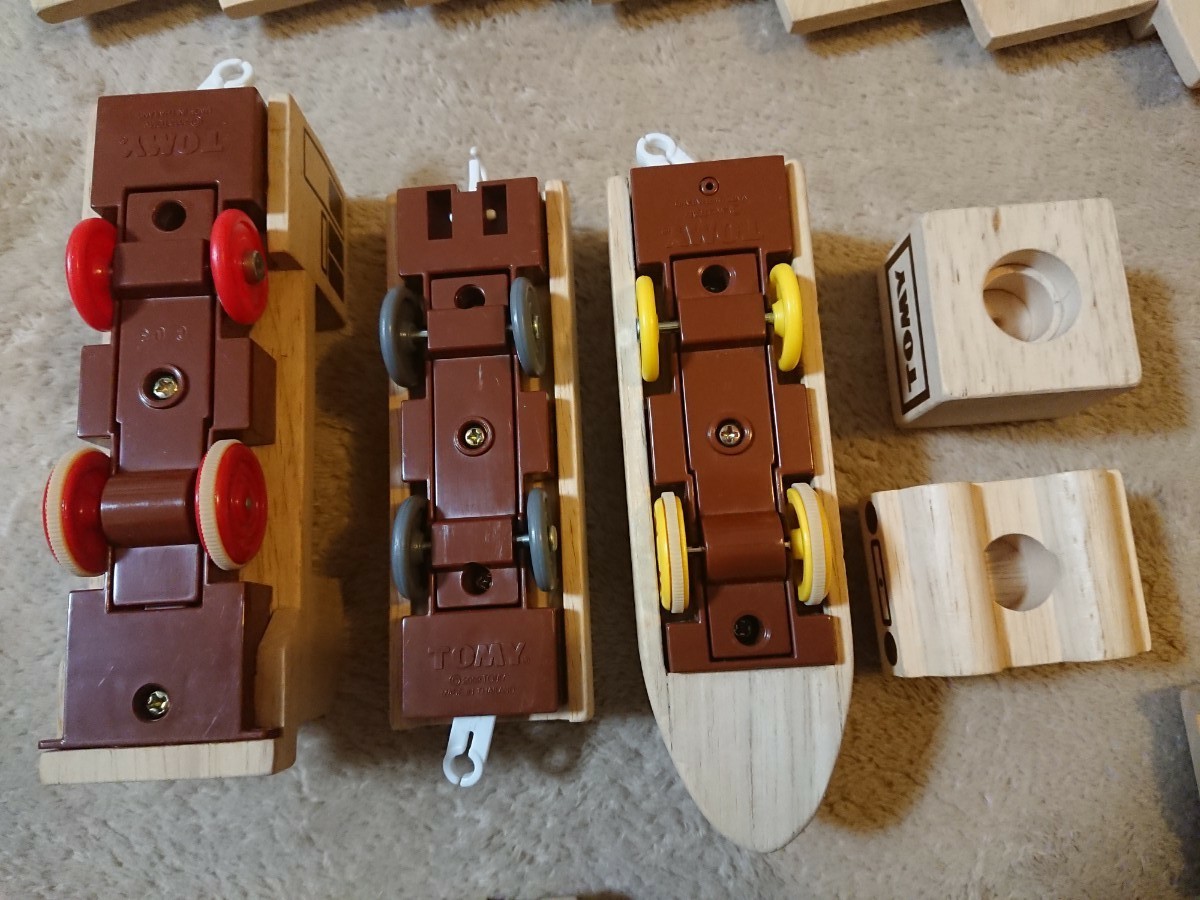 TOMY トミー 木製レール プラレール プラモック入門セット 機関 TOMY トミー 木製レール プラレール プラモック入門セット 機関