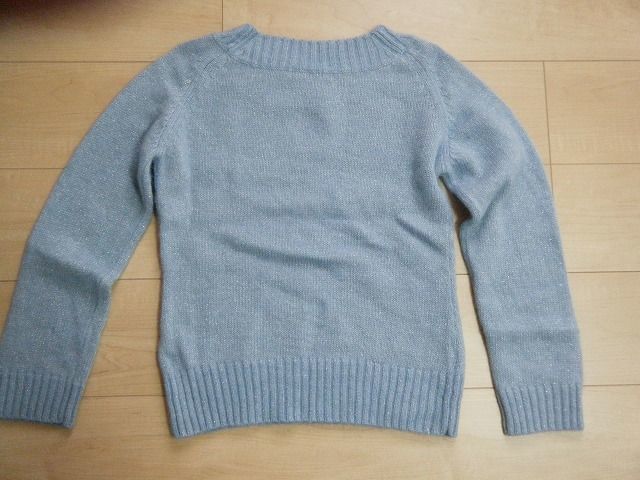 値下げ★ＳＥＩＺＥ　長袖セーター　サイズ３　ラメ入り水色 美品★_画像3