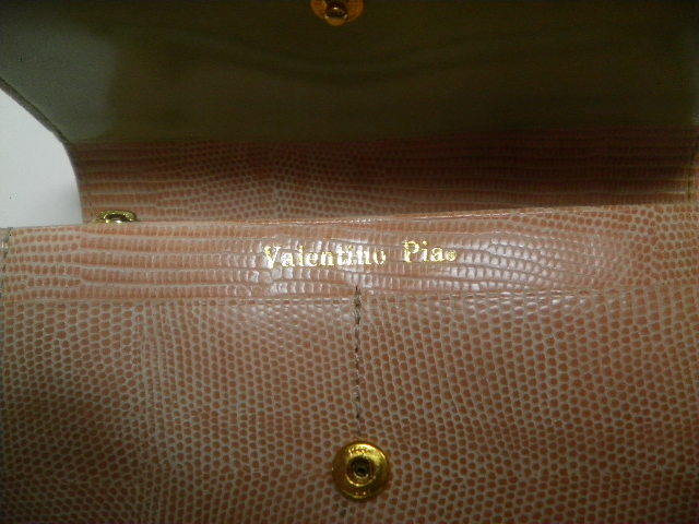 新品＊Valentino Pia＊二つ折り財布＊薄めのオレンジ系カラー_画像4