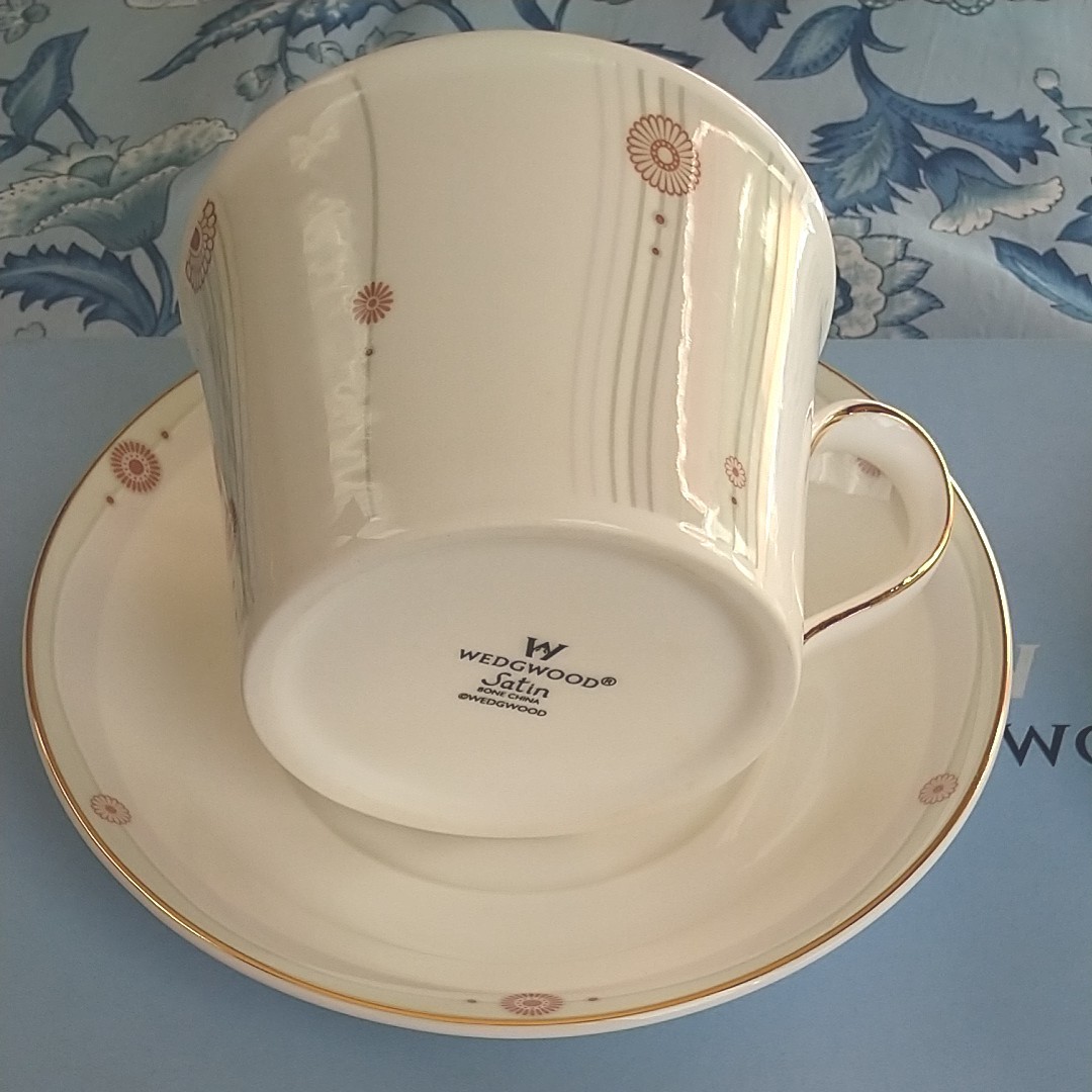 WEDGWOOD satin ペアカップ&ソーサー 箱付き レアシリーズ|PayPayフリマ