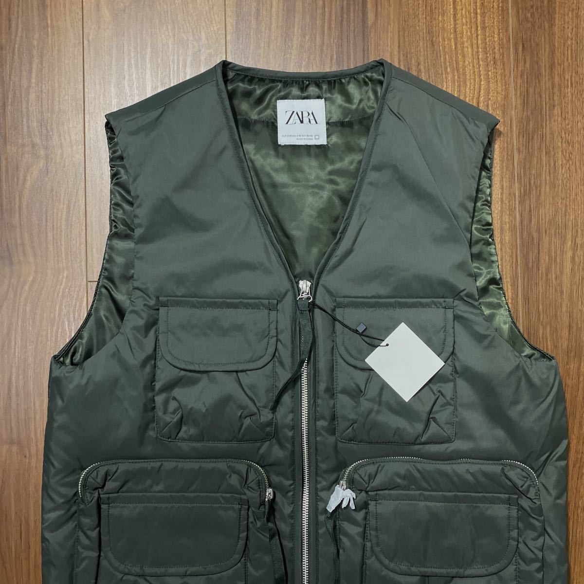 Yahoo!オークション - 新品 ZARA ノーカラーナイロンベスト Yahoo!オークション - 新品 ZARA ノーカラーナイロンベスト