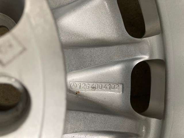 ベンツW126 R107 純正15インチアルミホイールとタイヤ 3