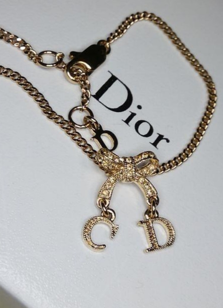 魅力の Dior ゴールド ロゴブレスレット ilam.org