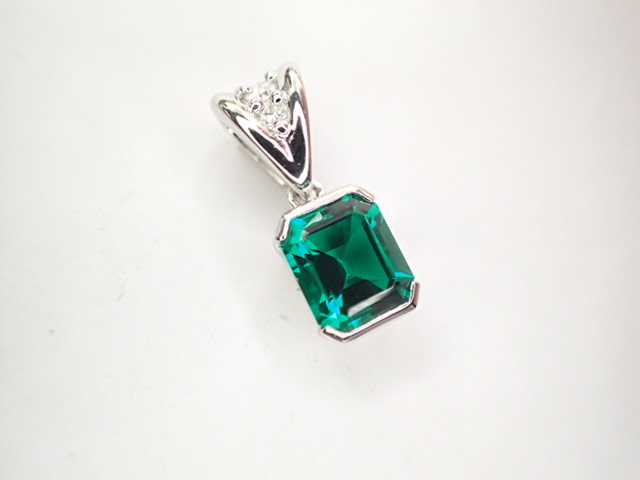 美品 クレサンベール Pt950 再結晶エメラルド1.08ct ペンダントトップ