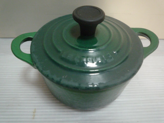 ルクルーゼ ココットロンド 10cm グリーン 鋳物 LE CREUSET 両手鍋 FRANCE ミニ 小鍋 独特の素材
