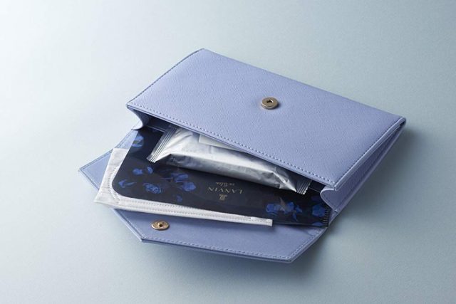 美人百花11月号付録 Lanvin En Bleu ランバンオンブルー エチケットケース 年日本代购 买对网 美人百花11月号付録 Lanvin En Bleu ランバンオンブルー エチケットケース 年日本代购 买对网