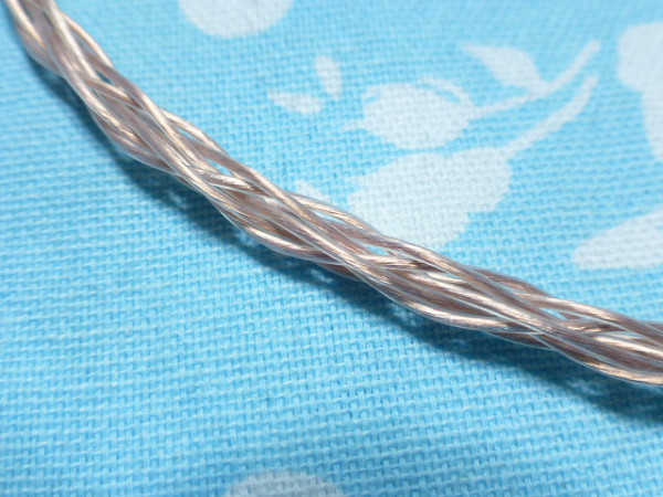XLR コネクタ 4ピン (メス) → XLR コネクタ 3ピン×2 (オス XLR コネクタ 4ピン (メス) → XLR コネクタ 3ピン×2 (オス