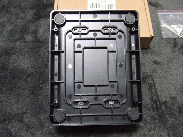 ノートパソコン タブレット スタンド 縦置き 収納 ホルダー幅調節可能 ブラック 