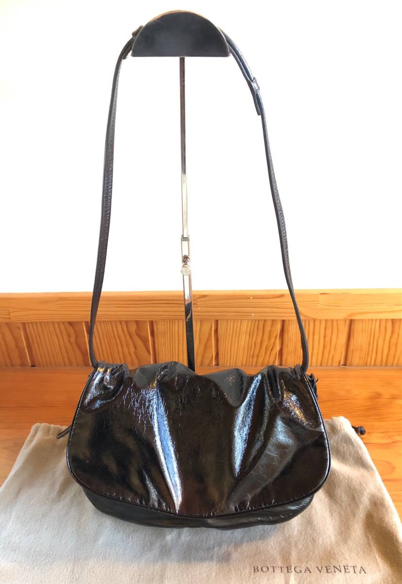 BOTTEGA VENETA ボッテガヴェネタ ショルダーバッグ ブラック パテント