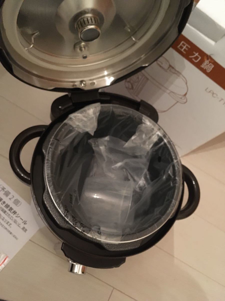 LIVCETRA (リブセトラ) 電気圧力鍋 【 LPC-T12/T 】 新品未使用　