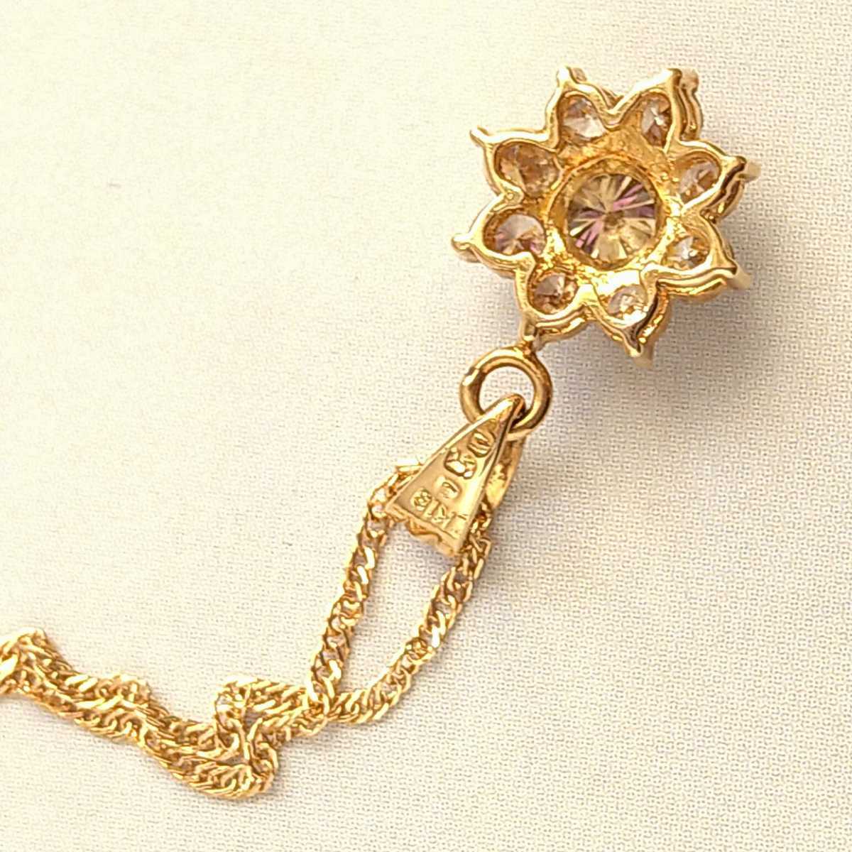 K18ゴールド 0.5ct ダイヤモンドペンダント フラワー型/ダイヤ