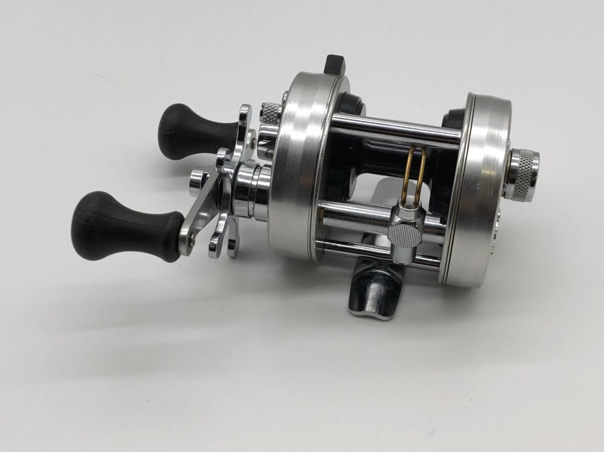 輝く高品質な 美品 アブガルシア アンバサダー2500C アブガルシア