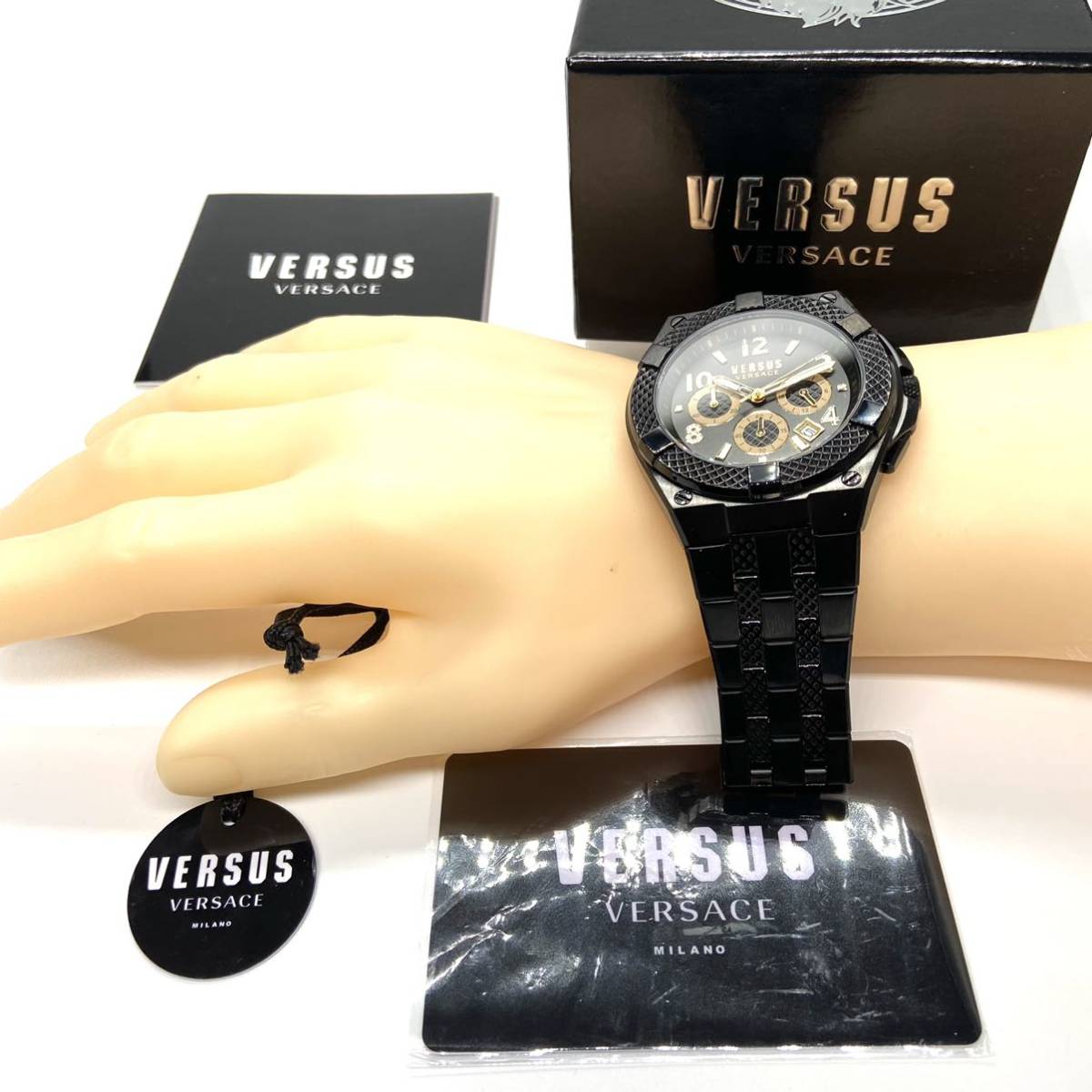 【漂う高級感!】Versus Versace ヴェルサス ヴェルサーチ メンズ クロノグラフ クォーツ 腕時計 イタリア 高級ブランド ブラック 新品即納