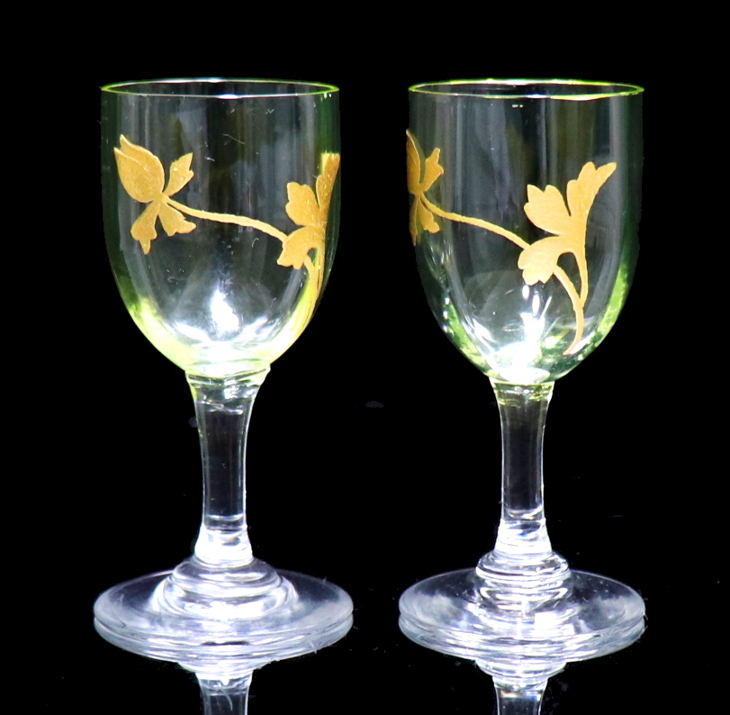 オールド・バカラ (BACCARAT) 1900年頃 ウランガラス製 金彩