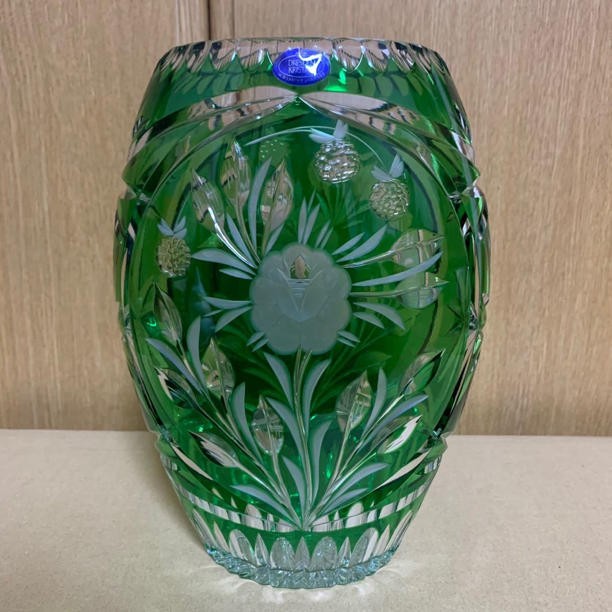 希少 ドイツ製 DRESDEN KRISTALL ドレスデンクリスタル 大型 花瓶 フラワーベース グリーン ディスプレイ　クリスタルガラス 送料無料