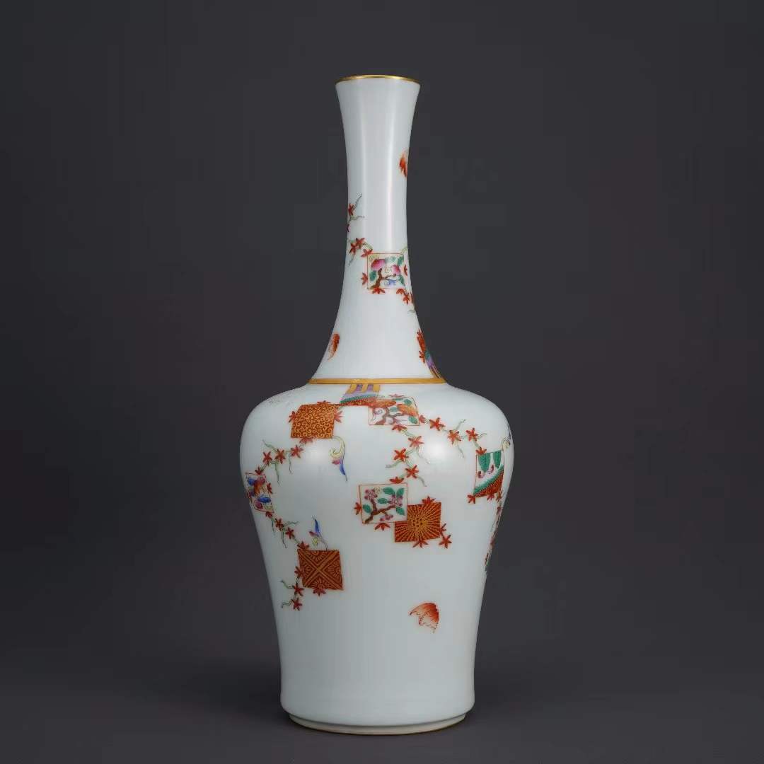 品揃え豊富で『清・乾隆年製款・古陶磁器・粉彩流金花卉瓶』極細工