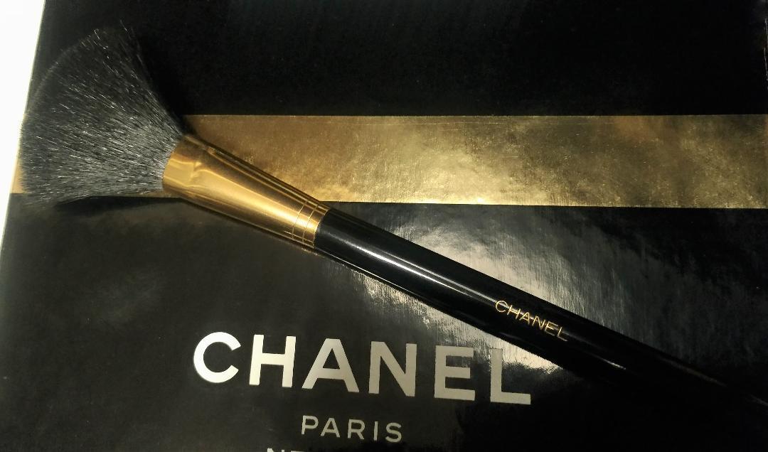 新品 CHANEL 限定品 パウダーブラシ フェイスブラシ ゴールド シャネル