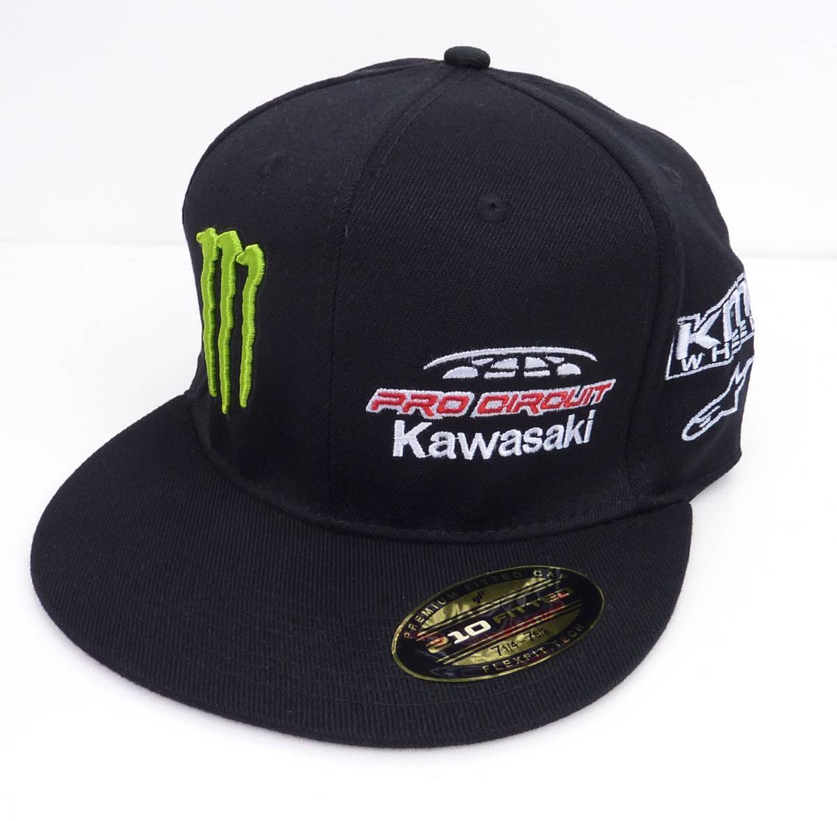 YUPOONG ユーポン 210 FITTED FLEXFIT MONSTER ENERGY PRO CIRCUIT×KAWASAKIセンタースポンサード キャップ （7.1/4-7.5/8） [並行輸入品]の画像1